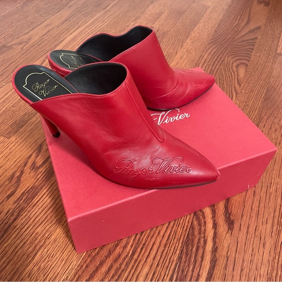 Roger Vivier logo embossed red heeled mules size 40 - Picture 2 of 5